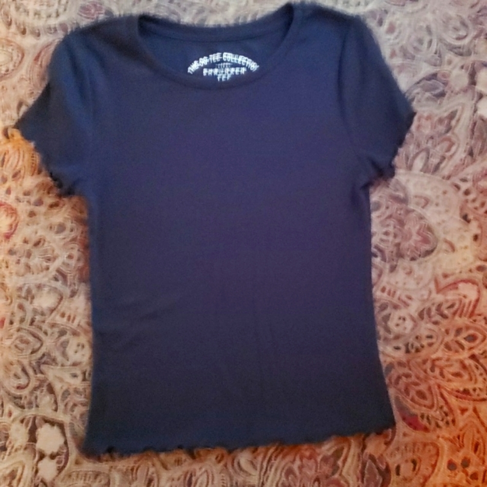 T-shirt, Aero, sz med. Black, cotton, polyester, spandex blend. Like new